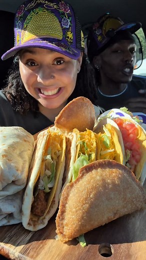 Eating and Reviewing Taco Bell’s New Y2K Decades Menu!! Return of five fan favorites #tacobell #y2k #y2kaesthetic #nostalgia #nostalgiacore #2000s #2000skids #edhardy #tacos #burritos #foodie #foodreview #tastetest #eating #fastfood #mukbang #eatingshow #explorepage @tacobell | Jas Kam Eats