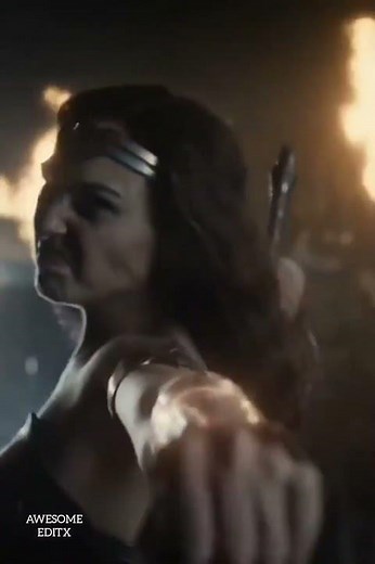 Wonder Woman (Gal Gadot) vs Steppenwolf Justice League