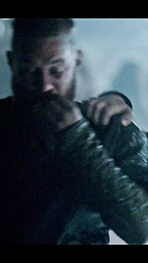Just Ragnar ❤️🤣 #vikingseries #vikingsmedia #vikingslover #ivartheboneless #ragnarspirit #vikingslove #ragnar #ragnarlothbrok #idontlikeyou #beingragnar #kingragnar #ragnarokorigin #ragnaredit #bjorn #ragnarvikings #savage @Ivar.aep @P @𝑴𝒂𝒕𝒉𝒆𝒖𝒔 𝑷𝒂𝒊𝒗𝒂 ⚔️ @Ragnar Spirit
