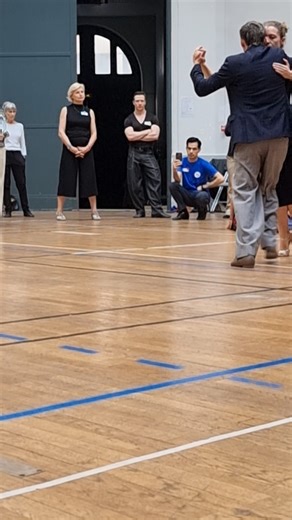 Learning how to dance the tango can feel like a never-ending journey. We know it was the case for us! Plus, contrary to other disciplines where you can follow a curriculum that stands the test of time… the tango world is... a bit messier! Maybe you take a few classes here and there with visiting maestros? Or, you follow your beloved local teachers… but aren’t 100% sure if there is a structure or program laid out across all the lessons? And because of that, it can be incredibly frustrating to imp