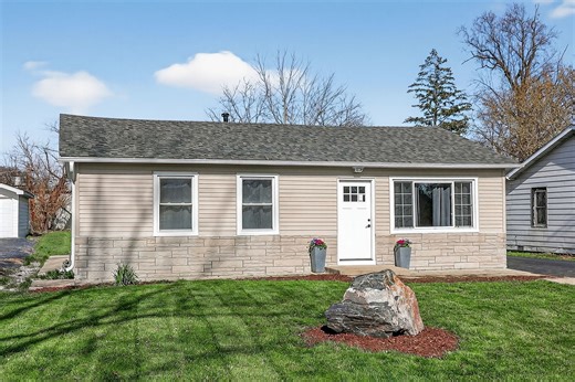 204 Mound St, Willow Springs, IL 60480 - MLS 12612506 - Coldwell Banker