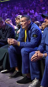 275K views · 3K reactions | Oleksandr Usyk was seen clutching his rosary beads during fights yesterday #TheLastCrescendo #RiyadhSeason | TNT Sports Football | Facebook