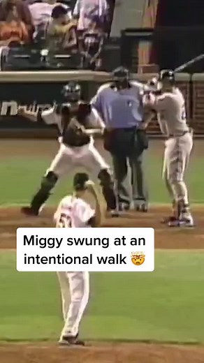 Smart Play by Cabrera in MLB Baseball Game