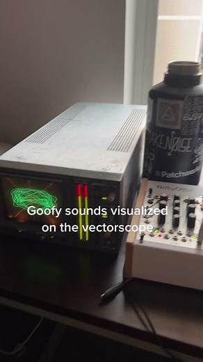 Exploring Modular Synth Sound Design with Vectorscope and Oscilloscope