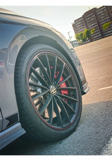 Alarm 🚨 gg Slikanje dan 91/365. The Volkswagen Golf 8 GTI is the eighth generation of the iconic front-wheel-drive hot hatchback, combining everyday family practicality with sports car performance#golfgti #photograhy