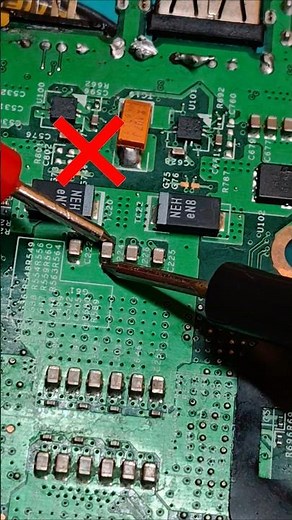 SMD Capacitor Testing With Multimeter #shorts #trending #multimeter #electronic #testing #tips #ok