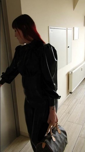 Auf dem Weg ins Büro dazu perfekt gekleidet mit LLdeSaxe Fashion