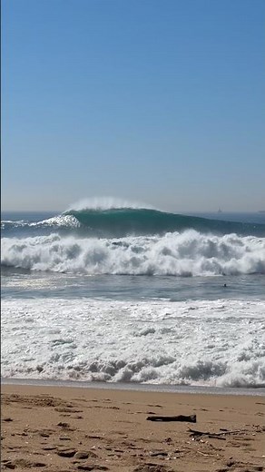 THE BIGGEST SET I HAVE EVER SEEN AT THE WEDGE!!! Newport Beach on March 12th 2026 🤙🏻 #TheWedge