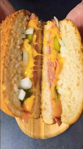 Burger mit Käse Wurst