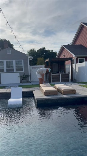 Build your own cedar outdoor loungers #diy #loungechair #backyarddiy