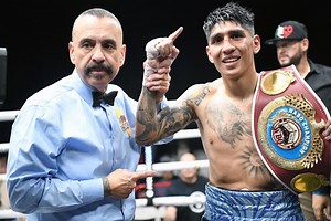 Promoter Warns Robeisy Ramirez To Look Out For Benitez Body Shots