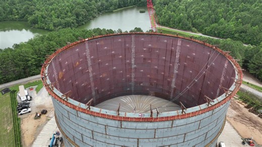 Cold snaps can strain grids—unless you have LNG peak shaving capacity. Matrix designs and builds greenfield LNG peak shavers with BOG recovery systems, ensuring resilience and sustainability. Utilities are investing in peak shavers to hedge against volatile gas prices and extreme weather events. Request a meeting with Matrix to learn more. #movetoahigherstandard #matrixproud | Matrix Service Company