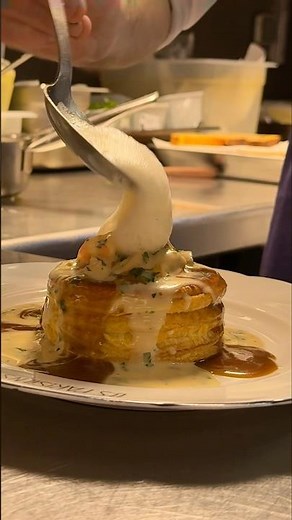 Inside a French fine-dining kitchen! 🇫🇷👨‍🍳