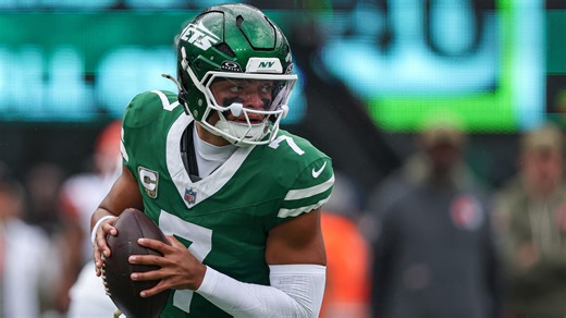 Jets shut down Justin Fields for season with knee injury