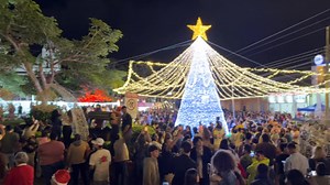 Se dio la iluminación del parque de San Ramón iniciando con las actividades de este diciembre 2025. | Teleuno Tv