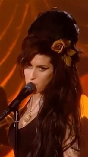 'Addicted' from Amy's second album 'Back to Black' 🖤