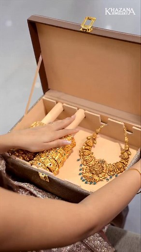 This Diwali feels truly special. Growing up, I’ve seen my mom’s jewellery box filled with beautiful pieces – each with its own story, each holding a memory. This year, it feels like it’s finally my turn to add to that box. At Khazana Jewellery’s Hyderabad, I found the perfect pieces for my mom and my sister, little treasures that will stay in our family for years to come. There’s something so heartwarming about buying jewellery for the people you love. This Diwali, I’m not just celebrating with 