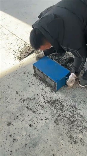 How Concrete Blocks Are Made with a Mold #shorts