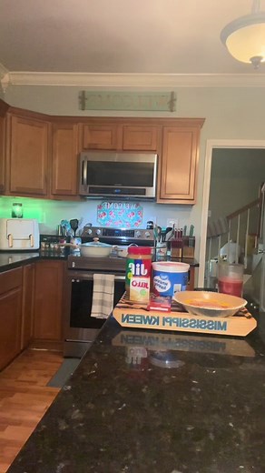 @CheySingh #peanutbutterpie #peenbutterpie #easydessert #easyrecipe #mississippikweencooking #cookingtutorial #keebler