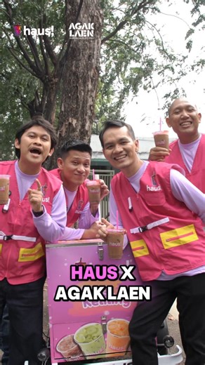 HAUS! on Instagram: "‼️🎬 INI DIA KOCOK (KOPI COKLAT) YANG "AGAK LAEN" ALIAS BEDA DARI YANG LAEN! 😜 Menu baru Kopi Coklat haus! x @pilem.agak.laen, udah bisa kamu nikmatin di Huling (Haus Keliling). Perpaduan kopi dan coklat yang creamy bikin rasanya enak bukan maen~ 😏 Eksklusif baru tersedia di Haus Keliling! Gas serbu cobain SEKARANG 👀‼️ #HausIndonesia #SemuaBerhakMinumEnak #HausxAgakLaen #AgakLaen #KopiCoklat #KopiCoklatHaus #Huling #HausKeliling"