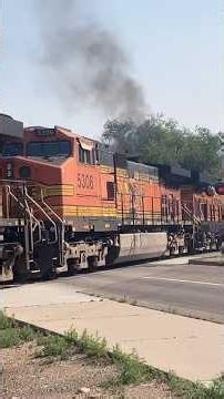 BNSF dash 9 trails 2nd on the BNSF H-DENLAU #dash9 #train #short #smokey #gevo #trainshorts