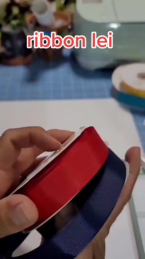 DIY Graduation Lei with Ribbon Tutorial