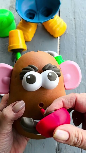 Can we build Mr. Potato Head perfectly? ASMR #toys #satisfying