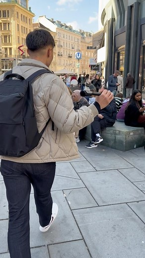 Yuji Beleza on Instagram: "Bench language challenge 😂 🇮🇩🇸🇾🇨🇿🇦🇷🇨🇱🇧🇷 #indonesian #arabic #czech #spanish #portuguesa #brazil #latin"