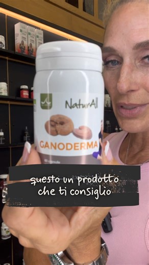 🎥 "Hai mai sentito parlare del Ganoderma lucidum? 🍄" ✨ Un fungo dalle origini antiche, noto anche come Reishi o Lingzhi, apprezzato per le sue proprietà naturali. 🌿 Contiene composti bioattivi come triterpeni e polisaccaridi, studiati per le loro potenzialità antiossidanti e immunomodulanti. 💊 Disponibile in diverse formulazioni, tra cui capsule e polveri, per adattarsi al tuo stile di vita. 🔍 Nota importante: Prima di introdurre nuovi integratori nella tua routine, è sempre consigliabile c