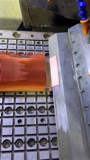 দেখুন হিট সিঙ্ক তৈরির স্যাটিসফাইং দৃশ্য! 🛠️❄️ #Engineering #TechFacts #Skiving" #apnaderelectronics