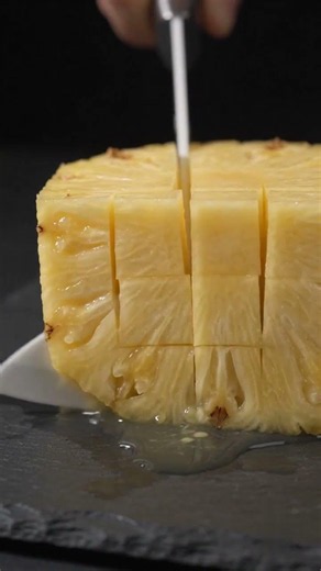 Satisfying ASMR: Cubing a Fresh & Juicy Pineapple 🍍 #asmr #orange #fruit #zyko #satisfying #macro