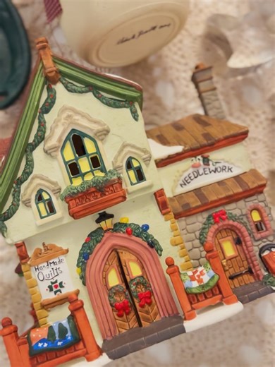 Emily | Wood Duck Vintage on Instagram: "On the twelfth day of vintage Christmas, Wood Duck Vintage gave to me… a Nostalgic ‘90s Christmas! 🎄 A. Christmas cookie cutters 4 each or set of 7 for 25+📦 Airplane Duck Gingerbread man Trumpet Rocking horse Toy soldier Circle B. Clay Santa with birdhouse 8+📦 C. Rustic snowman decorative birdhouse 14+📦 D. Red cast iron Santa trivet 15+📦 E. Green cast iron spoon rest 10+📦 F. Handpainted wooden Santa pin 5+&#