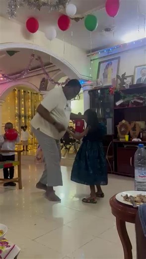 🫣🇨🇲 MOMO Jean de Dieu Ministre Délégué auprès du Ministre de la Justice Garde des Sceaux. 😅 Un type simple ....