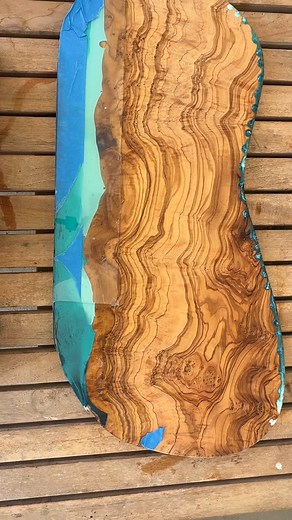 Here’s a demolding tidbit for one of my tide pool boards I’m finishing. I had some trouble loosening it up but these new ones are spectacular! I use @superclearepoxy liquid glass deep pour on the tide pools to create a crystal clear finish! #tidepool #epoxyart #resinart #explorepage #oceanart | FluiditybyAmber