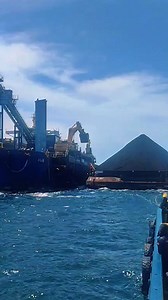 Seamless Barge Alongside on Floating Crane💪✅️ A smooth and precise barge alongside operation with a floating crane at sea. This maneuver requires accuracy, coordination, and teamwork to ensure safety and efficiency in marine logistics. ⚓🚢 #reelsfypシ゚ #Alongside #Barge #BargeTransfer #SupplyAtSea #floatingcrane #reelsfbシ #shiptoship #tongkang #bulkcargo #bulkcarrier #ShipOperation #DeckCrew #reelsvideo #coalbarge #shipcrew #CargoTransfer #ShipSupply #MaritimeWork #SeaLogistics #viralreelsシ゚ #Ma