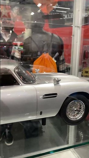 Quick look at IXO Collections 1/8 and 1/6 scale models