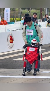 The various robots of the #marathon On April 19th, Beijing hosted a half marathon featuring 20 teams of humanoid robots, each tasked with completing a challenging 21.0975 kilometers. A dazzling array of robots lined up at the starting line. Despite a few “hilarious accidents” along the way, people cheered on the robots with enthusiasm and support. #robot #ai #chinatech (cr: douyin 7859900) | T-Time HK