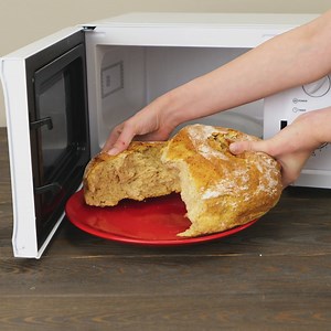 701K views · 141 reactions | How to turn stale bread fresh again in less than a minute: | 3-Minute Hacks | Facebook