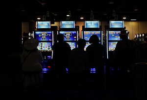 Alberta piloting 24/7 liquor service at some casinos