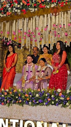 Group Photo ക്ക് വേണ്ടി നിൽക്കുന്ന 🥰🥰 #keralawedding