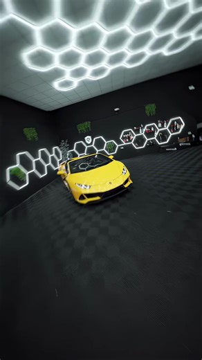 Lamborghini Huracán EVO Spyder: Speed, Power, and Perfection