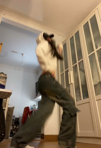 Mastering Lisa's Dance Moves: A Complete Guide