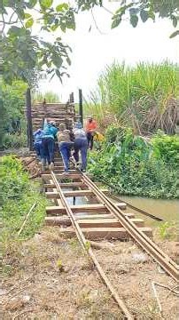 Akhirnya jembatan ini dilewati Lori