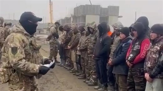 Russian cops launch raids to kidnap & conscript men for Putin’s army