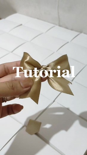Bow Tutorial: Step-by-Step Ribbon Making Techniques