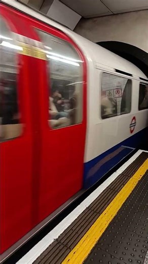 Bakerloo Line London Underground Train arriving at Oxford Circus 28/2/26