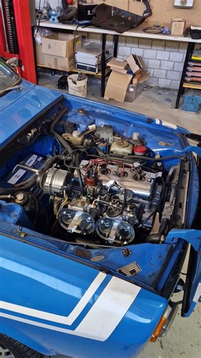 Vorbereitungen für den Motorstart nach der Komplettrestauration - 1972 Renault 12 Gordini #oldtimer
