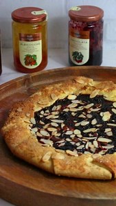 2.6K views · 149 reactions | A crostata is essentially an Italian free-form pie - think of it as a pie with lower standards and less pressure to make it perfect! https://ow.ly/ETO050PCYCS | Giadzy | Facebook