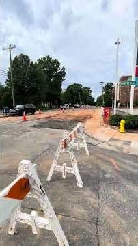 Sinkhole shuts down stretch of Selwyn Avenue