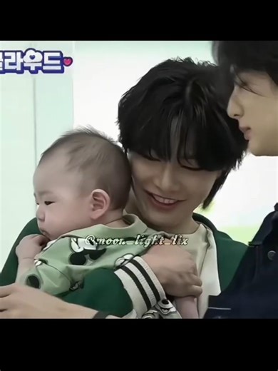 ✨Baby bread with baby.#jeongin#skz#fypシ゚viral